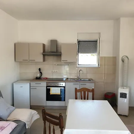 Tezacka Kuca * Privlaka (Zadar)