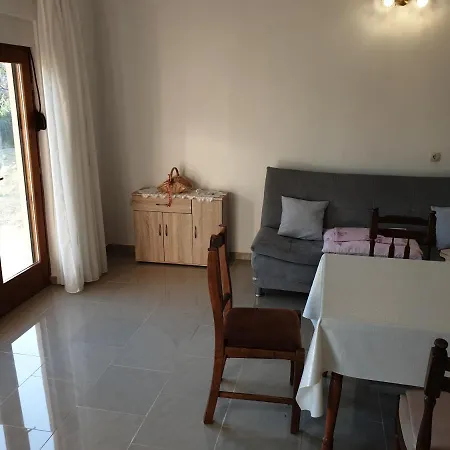 Holiday home Tezacka Kuca